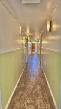 Marina Village Inn - Hallway